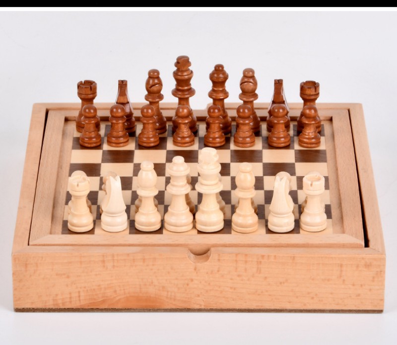 5 in 1 Wooden Chess Board Hand - огляд і ціна Board Game Yearbook